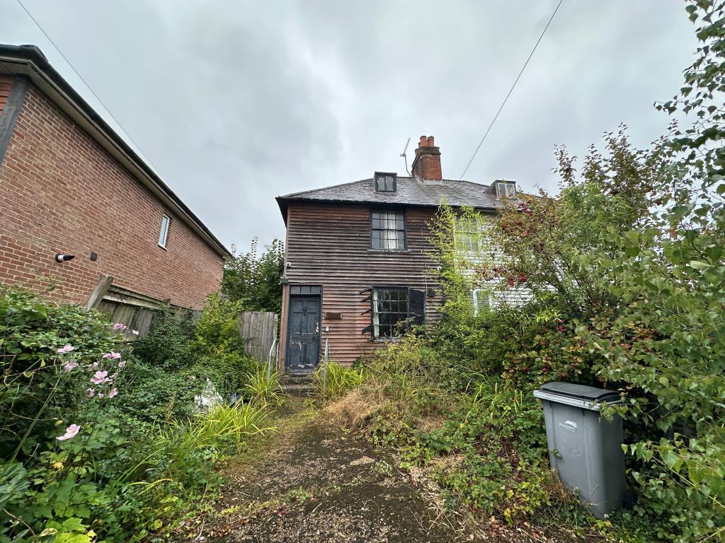 Lot: 103 - THREE-BEDROOM SEMI-DETACHED HOUSE FOR REPAIR - External of semi detached property with driveway